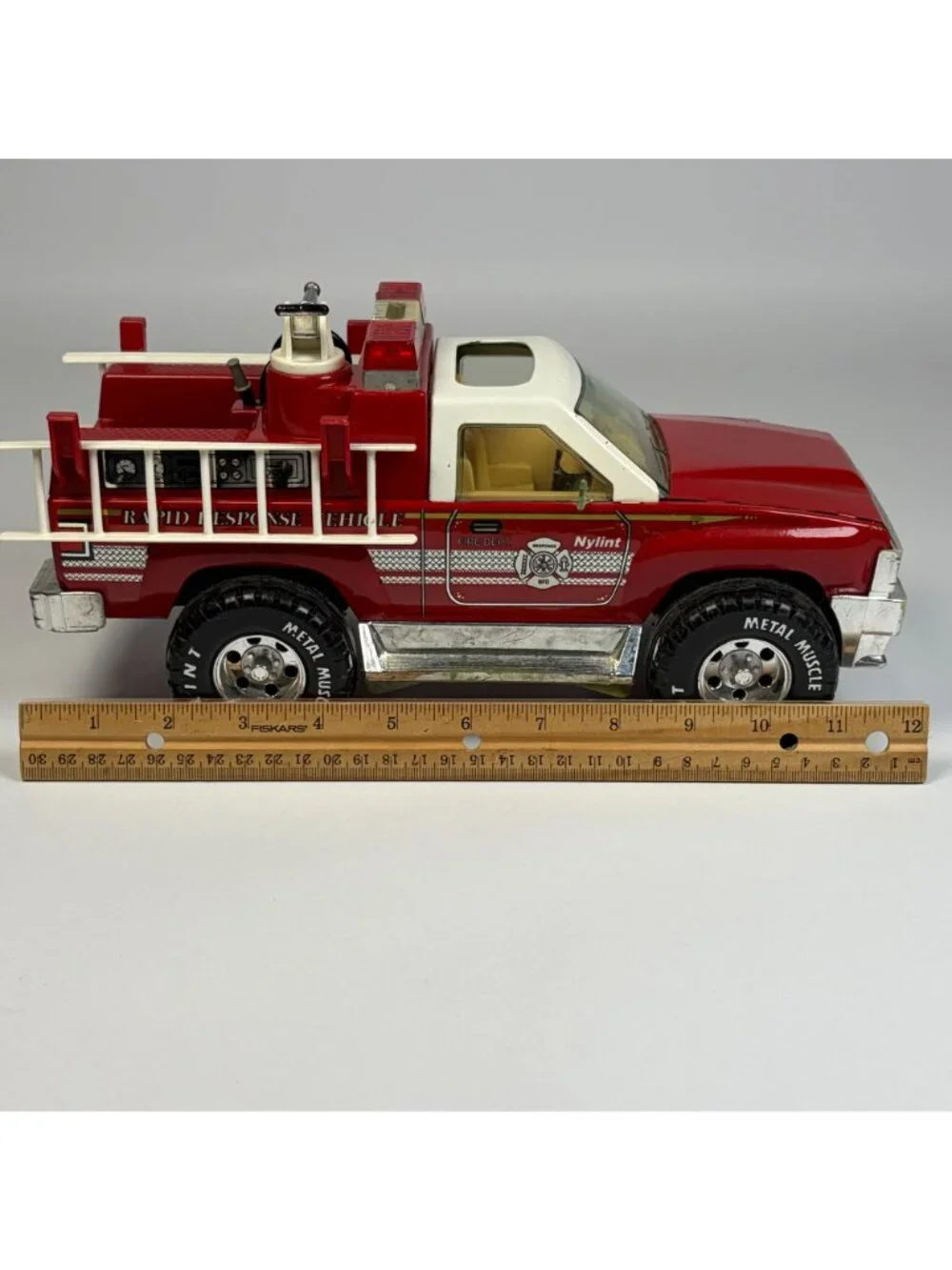 Vintage Nylint Rapid Response Vehicle Suburban Pumper Fire Truck Toy Steel